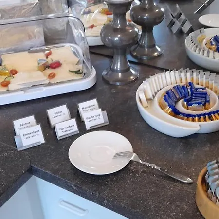 Apartment-hotel Schillerplatz 3*