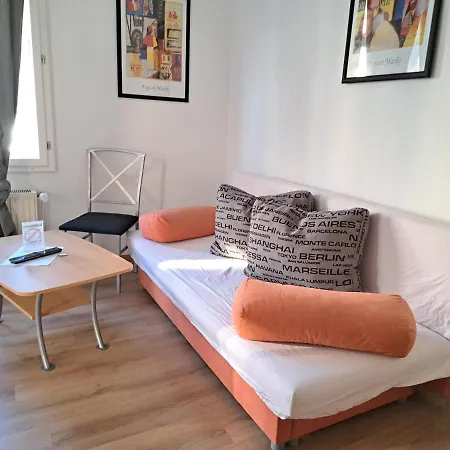 Apartment-hotel Schillerplatz 3*